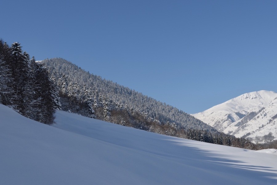 la vallée d'oueil et le mont né agréables pour la randonnée en raquettes et à ski