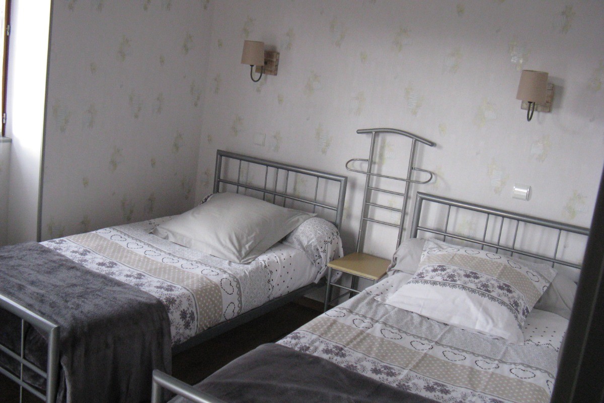 Chambre 2 avec 2 lits de 90