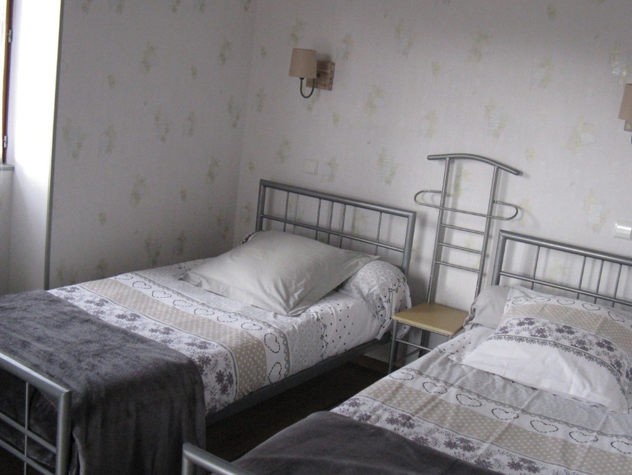 Chambre 2 avec 2 lits de 90