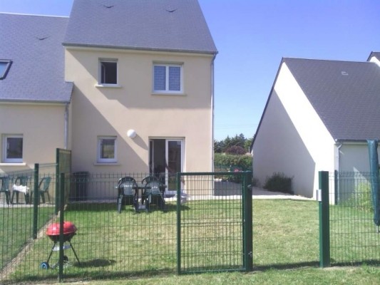 terrain à l'arrière