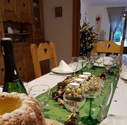 Table de Noël dressée pour nos vacanciers arrivés le 24.12.2017
JOYEUX NOËL !!!