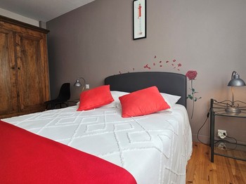 Chambres d'hôtes Aux 3 phares, chambre pour 2 personnes avec salle d'eau et toilettes, à quelques minutes de La Rochelle, à Chagnolet en Charente maritime