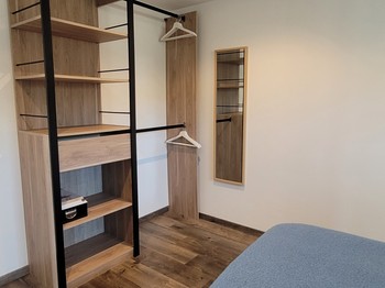 Ancre Violette, 2-people flat, ground floor, bedroom with storage space