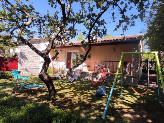 Gîte les clapas - la Maison Verte - extérieur