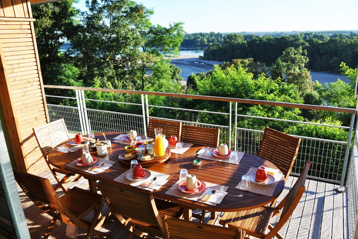 Chambre Chevreuil, terrasse vue sur la Loire