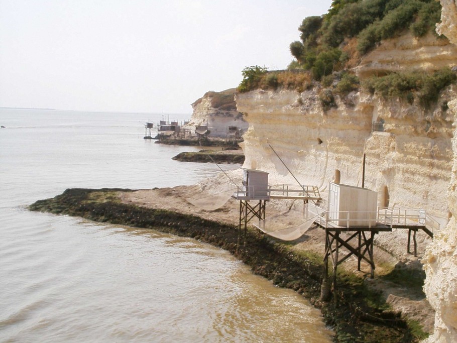 MESCHERS-SUR-GIRONDE - Falaises et carrelets © CMT17 M-C. CHENE