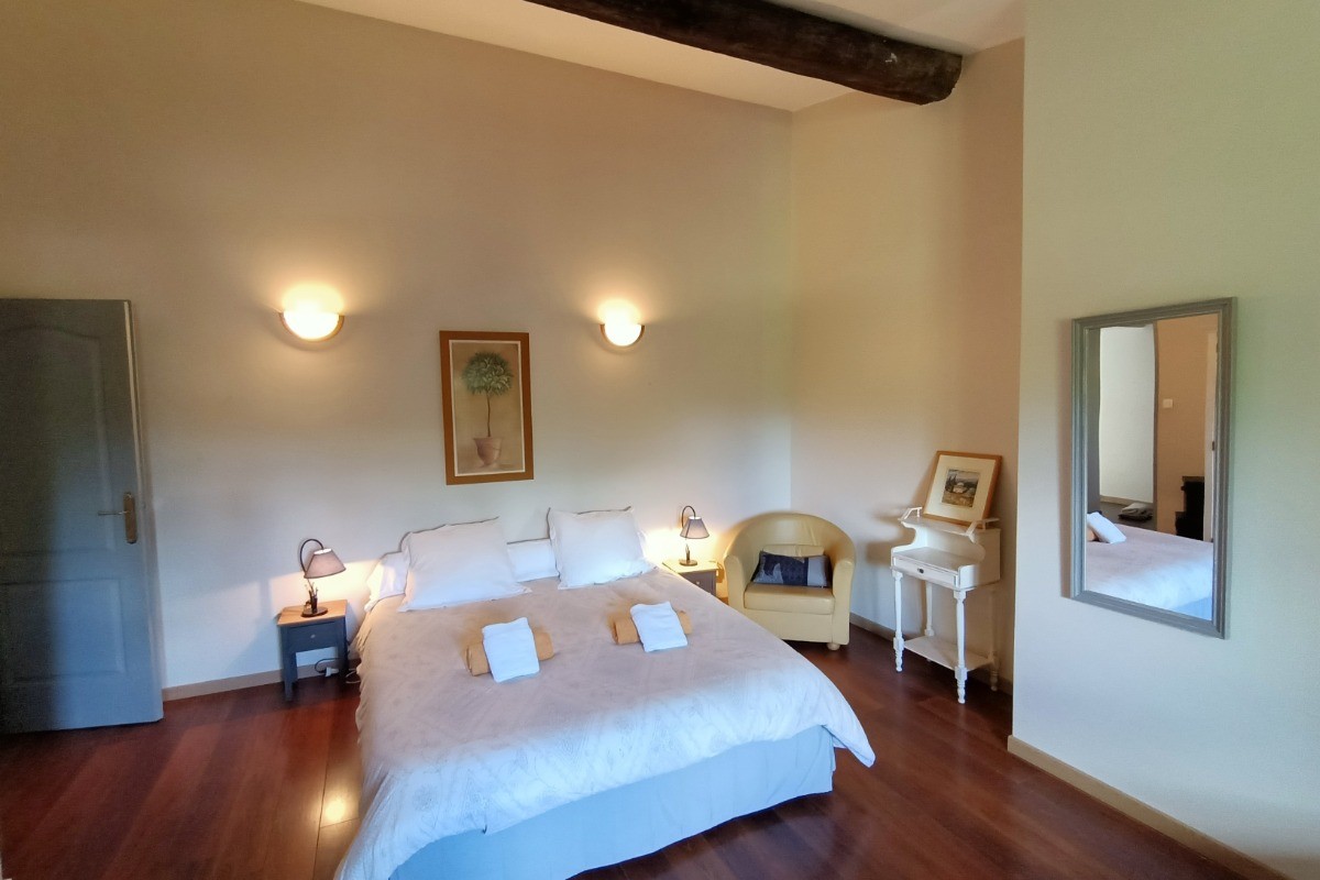 La chambre jaune de la bastide