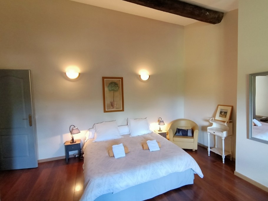 La chambre jaune de la bastide