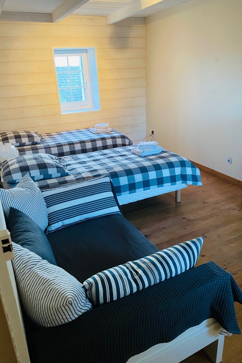 Chambre avec deux lits de 90 à l'étage