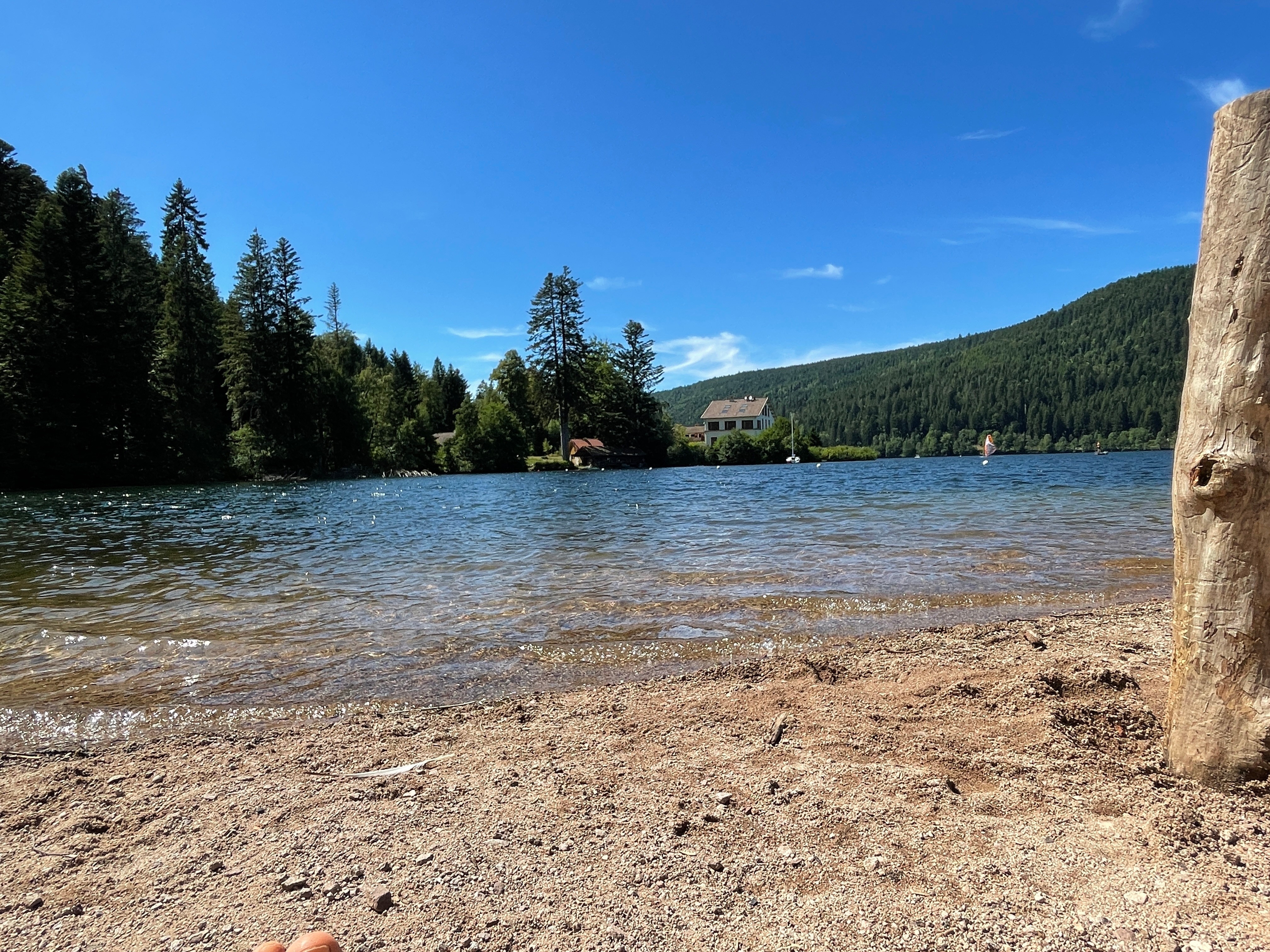 Summer time at Gérardmer Lake... A 30-minute walk to the beach