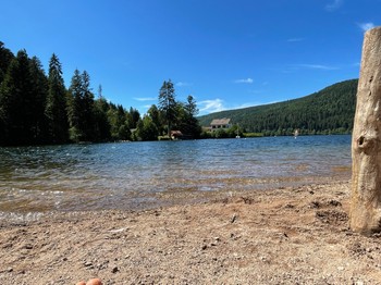 Summer time at Gérardmer Lake... A 30-minute walk to the beach