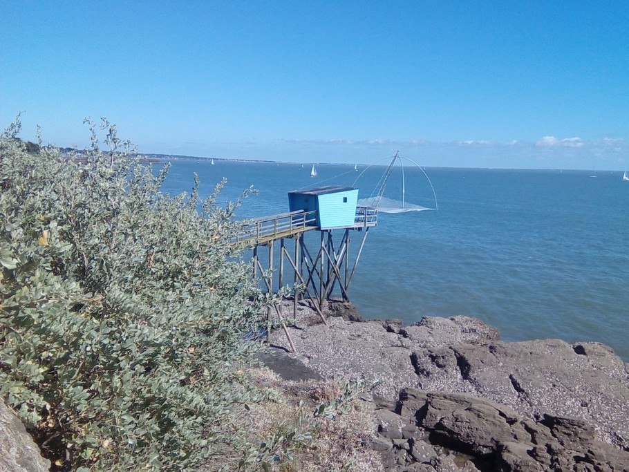 Destination PORNIC avec ses kilomètres de sentiers côtiers.