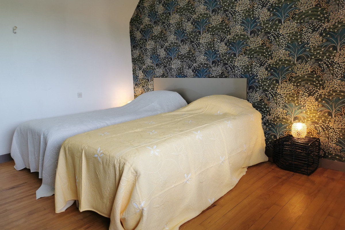 Etage: Chambre 3 avec 2 lits 80 (possibilité lit 160)