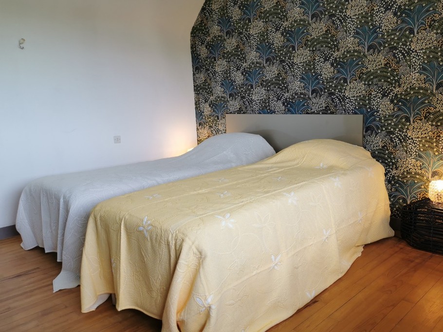 Etage: Chambre 3 avec 2 lits 80 (possibilité lit 160)