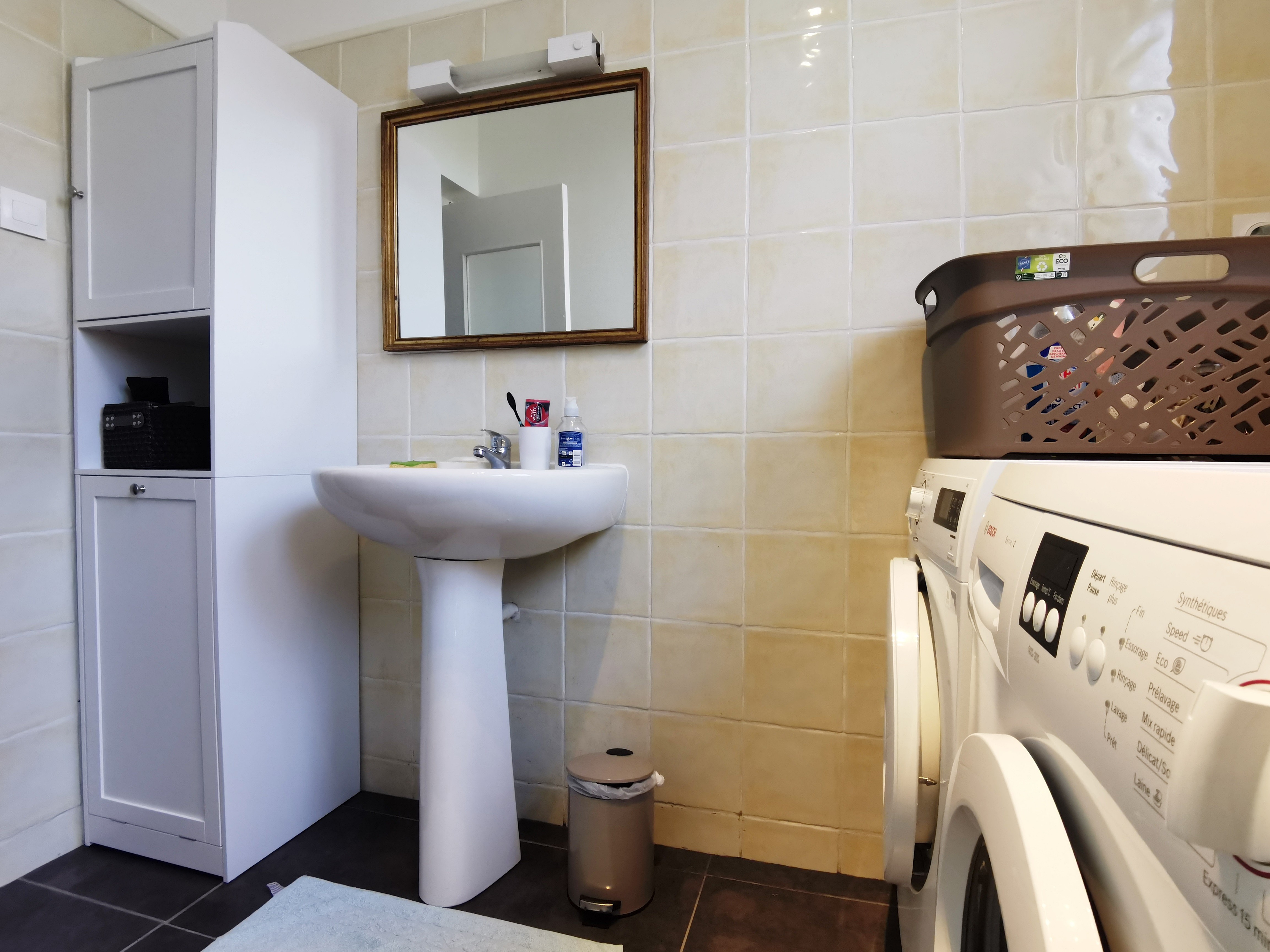 Ground floor: Bathroom with bath
