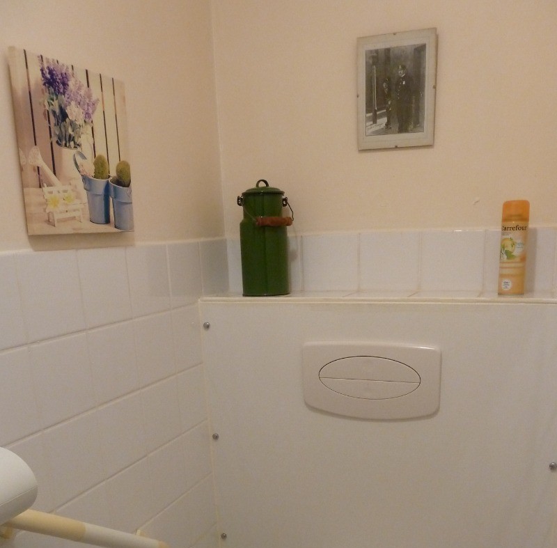 Toilettes séparées - Gîtes du Holit au cœur de la Lorraine