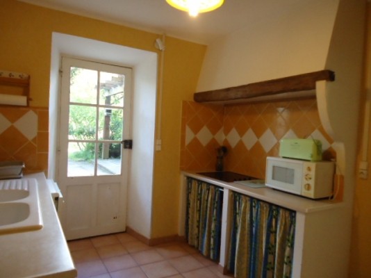 la cuisine, accès direct jardin et terrasse