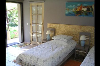 Chambre Alpilles : 2 lits 90 x 200 ou 1 lit 180 x 200