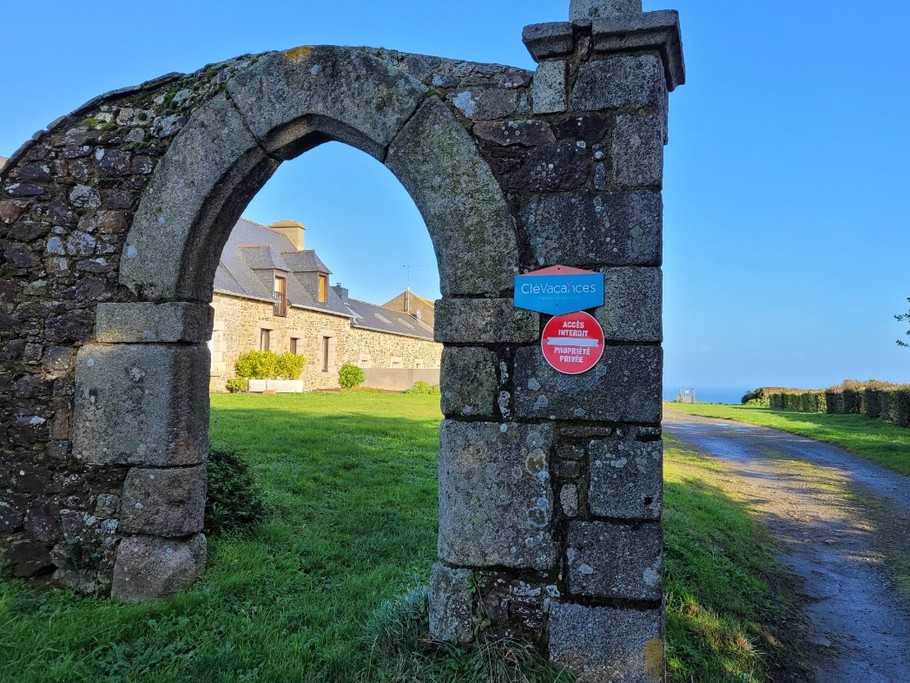 Le Coz, location, Pointe de la Tour, Plouha, Clévacances, vue extérieure