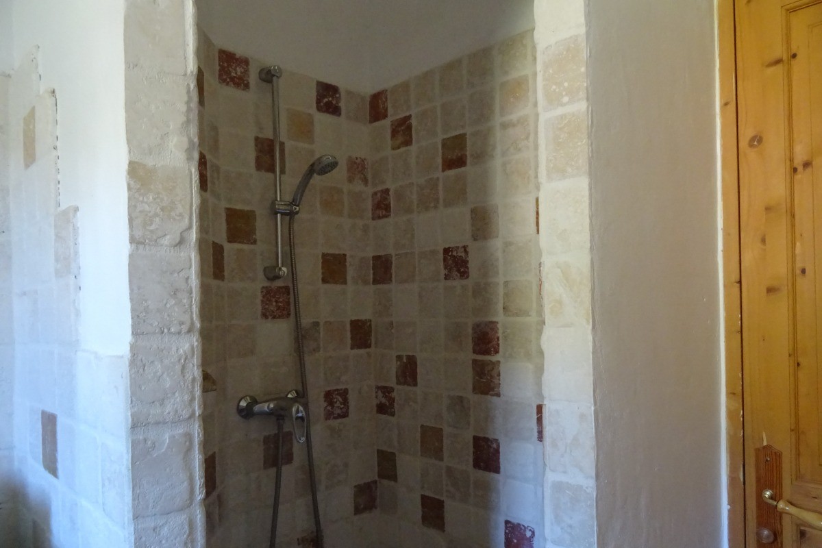 Douche en pierre