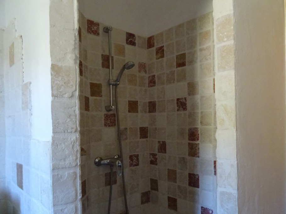 Douche en pierre