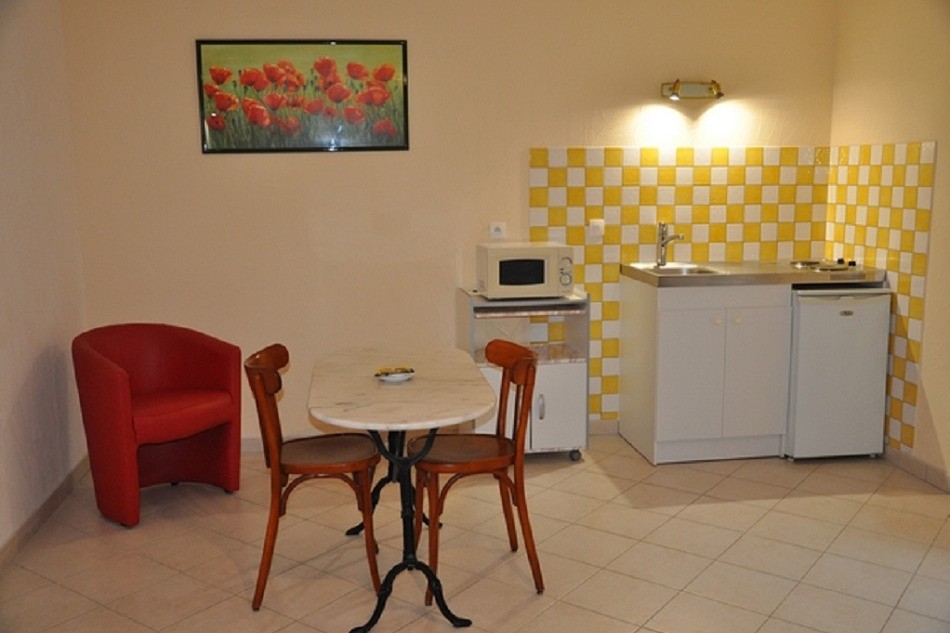 Chambre Pommier à L'Essartille à Dirac en Charente