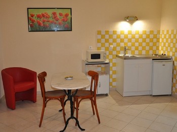 Chambre Pommier à L'Essartille à Dirac en Charente