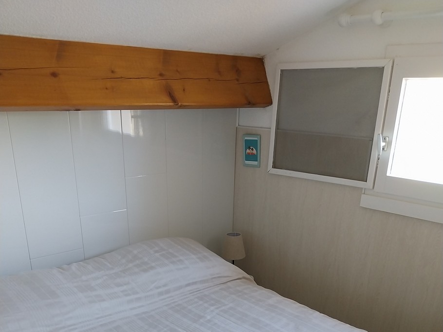 Chambre à l'étage en mezzanine