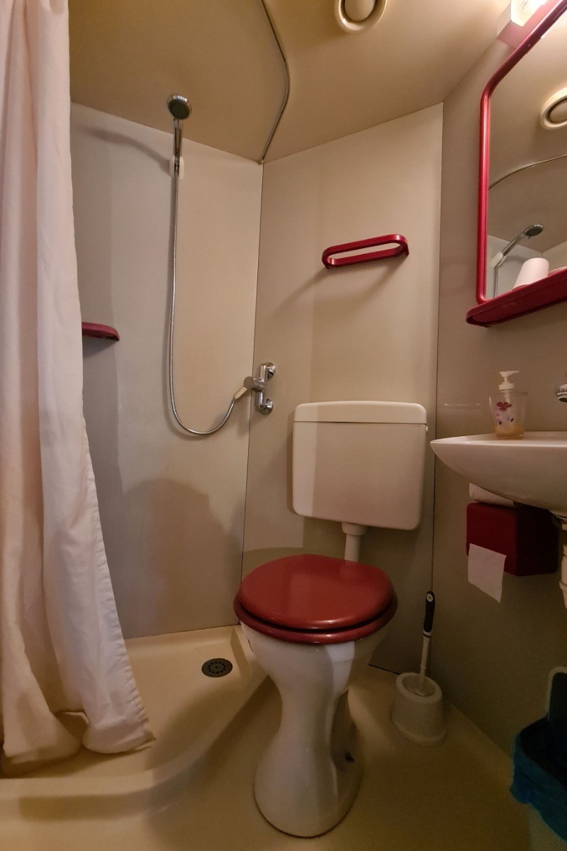 Chambre pour 3 personnes Le Logis des Granges, avec sa salle d'eau individuelle près de Surgères en Charente maritime