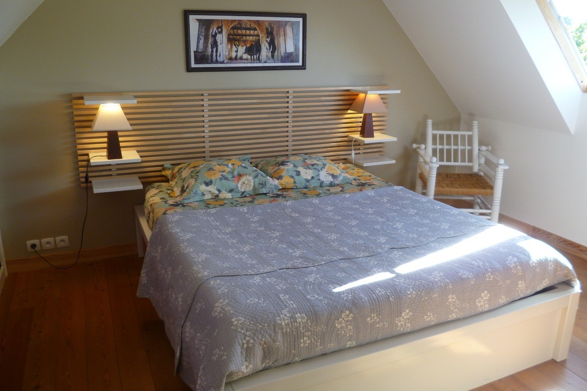 chambre avec lit 160 et placard penderie