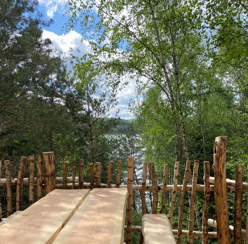 Terrasse Jules Verne, vue lac - Les Cabanes du Lac de Pierre Percée