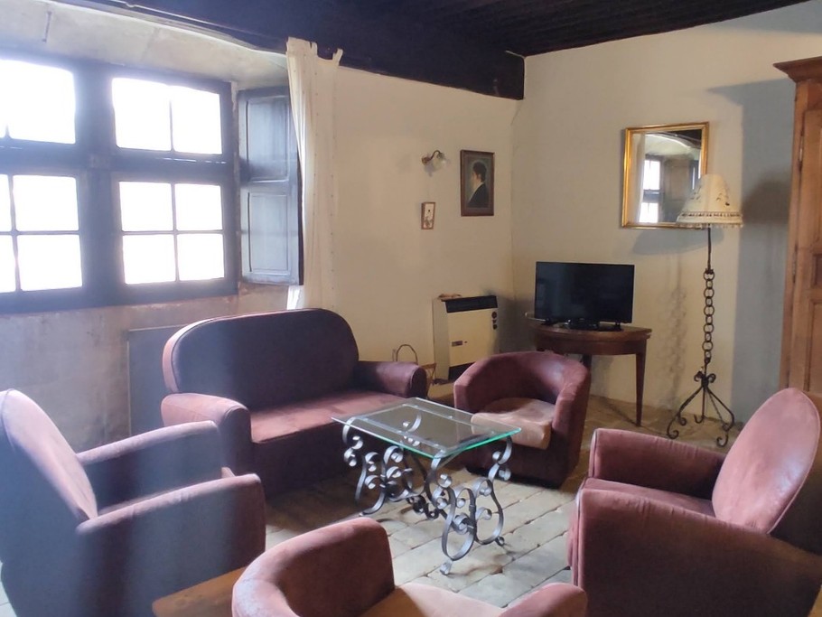 La Cheysserie - Maison forte du 13eme siècle dans la vallée de l'Eyrieux - Coin salon