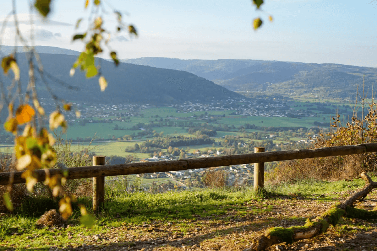 © Office de Tourisme Remiremont Plombières-les-Bains - Randonnée automnale dans le massif du Fossard - Point de vue des carrières