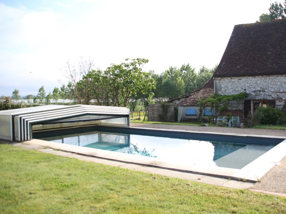 Piscine et parc privé