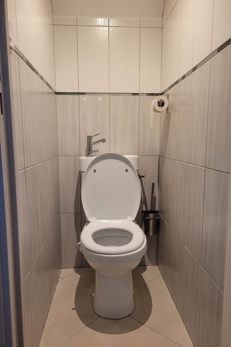Chauvin, location, Clévacances, Paimpol, Plounez, WC étage