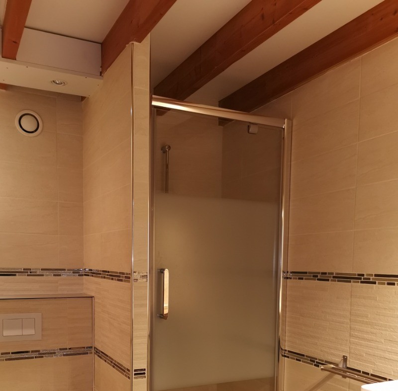 La salle de bain coté douche