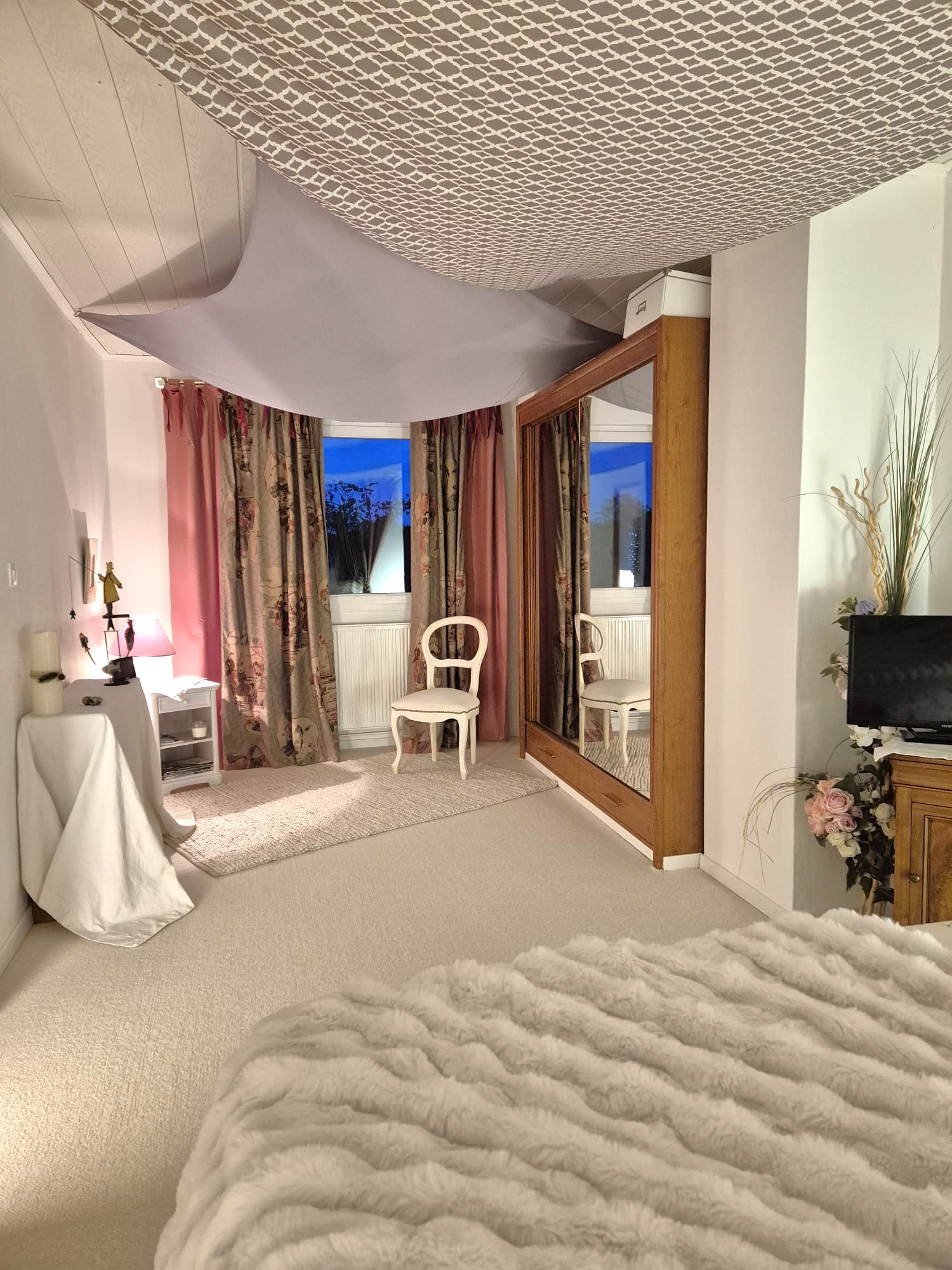 Chambre d’hôtes de charme avec piscine, terrasse et vue sur les prairies