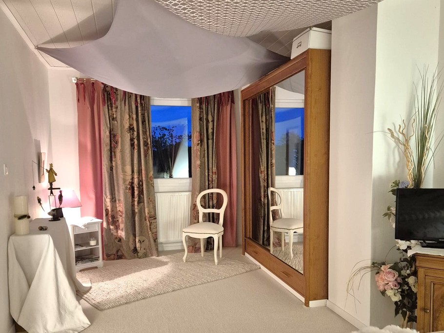 Chambre d’hôtes de charme avec piscine, terrasse et vue sur les prairies