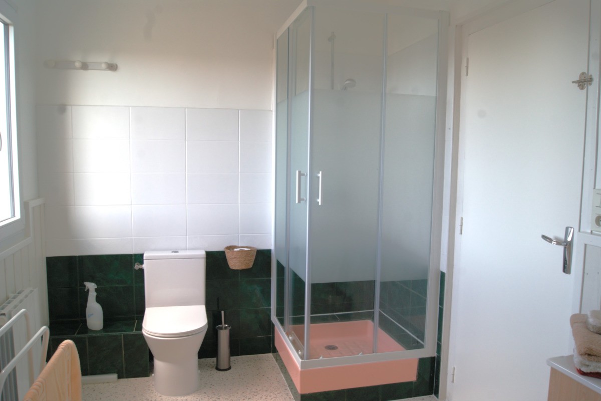 la salle de bain du 2eme coté douche