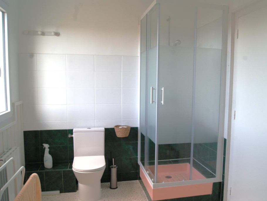 la salle de bain du 2eme coté douche