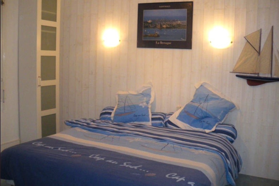 Chambre pour 2 personnes ambiance bord de mer (2 lits 80 cm ou 1 lit 160 cm)