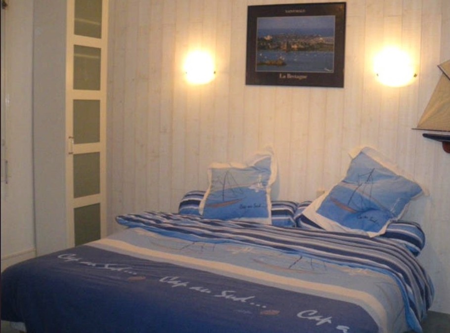 Chambre pour 2 personnes ambiance bord de mer (2 lits 80 cm ou 1 lit 160 cm)