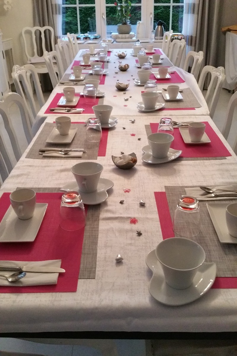 TABLE PETIT DEJEUNER