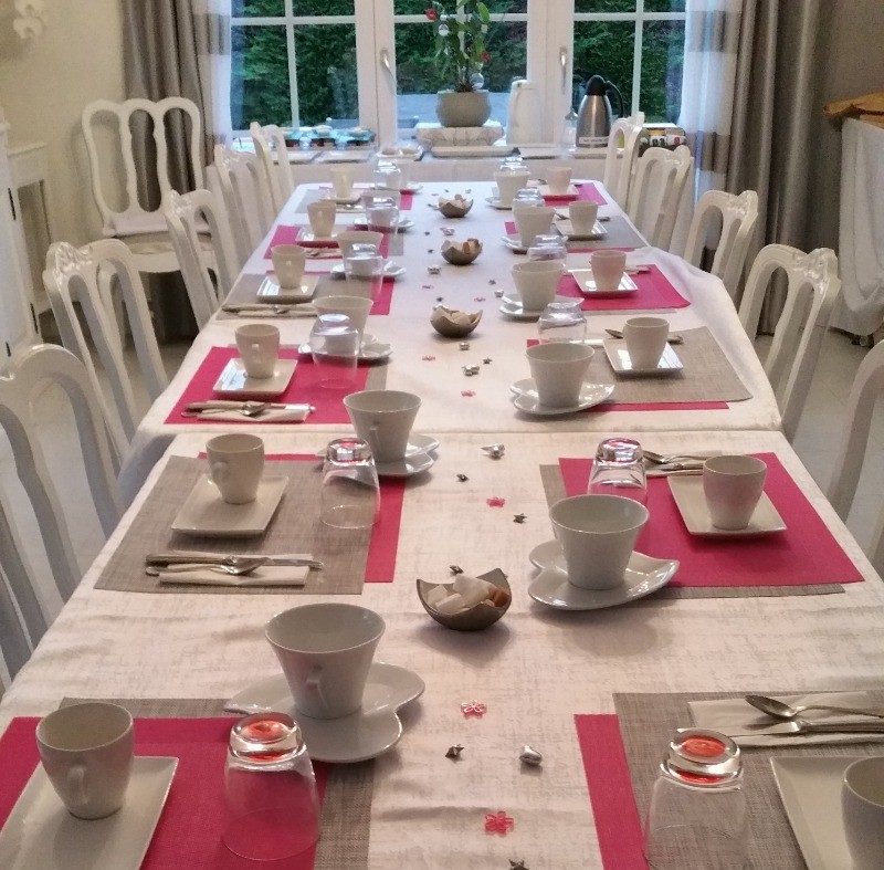 TABLE PETIT DEJEUNER