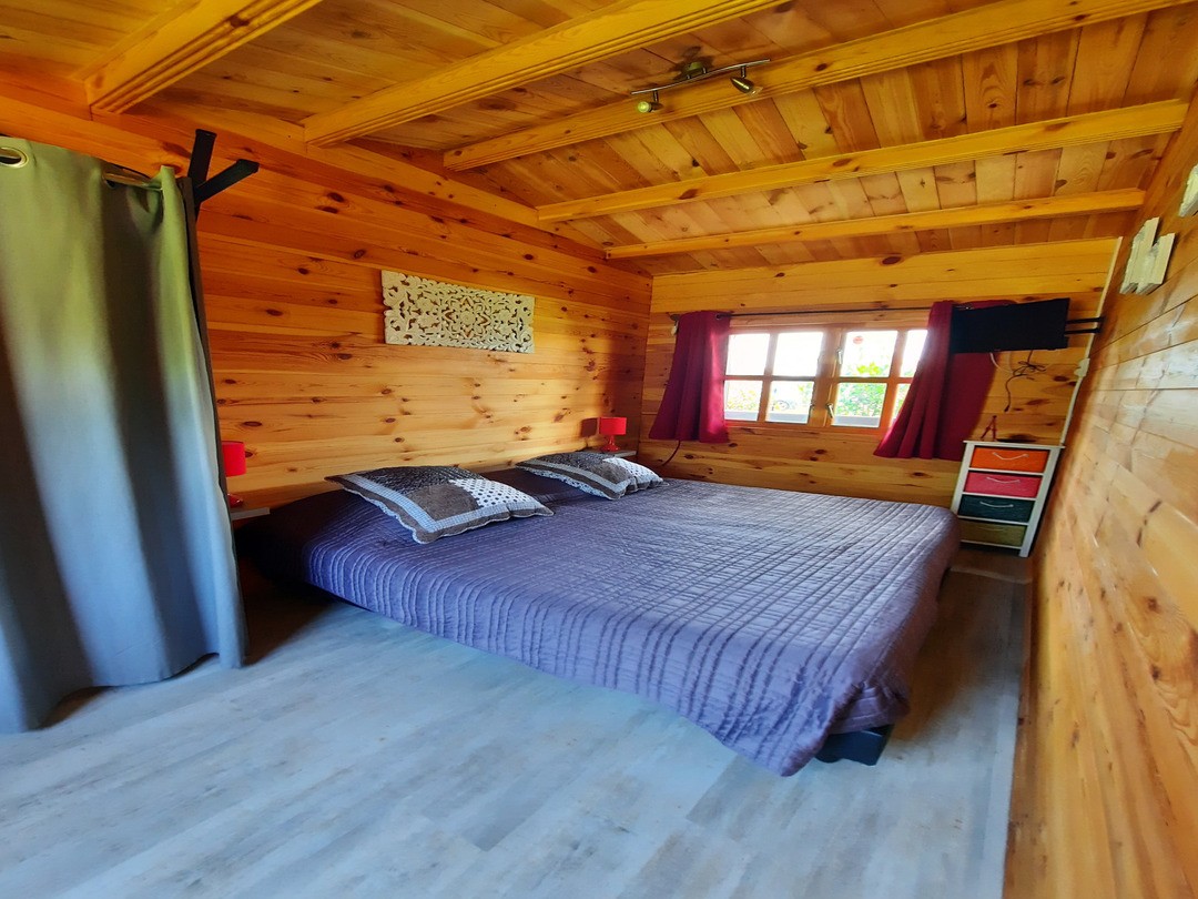 bedroom N°2 with 2 single beds 90x190