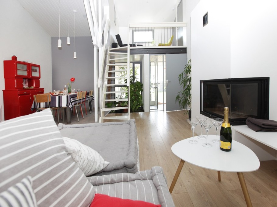 lounge with fireplace