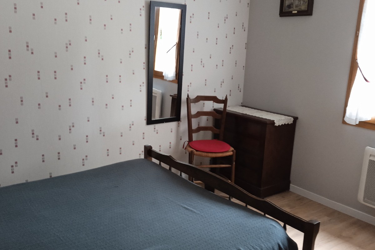 Chambre 2 ; 1 lit 140