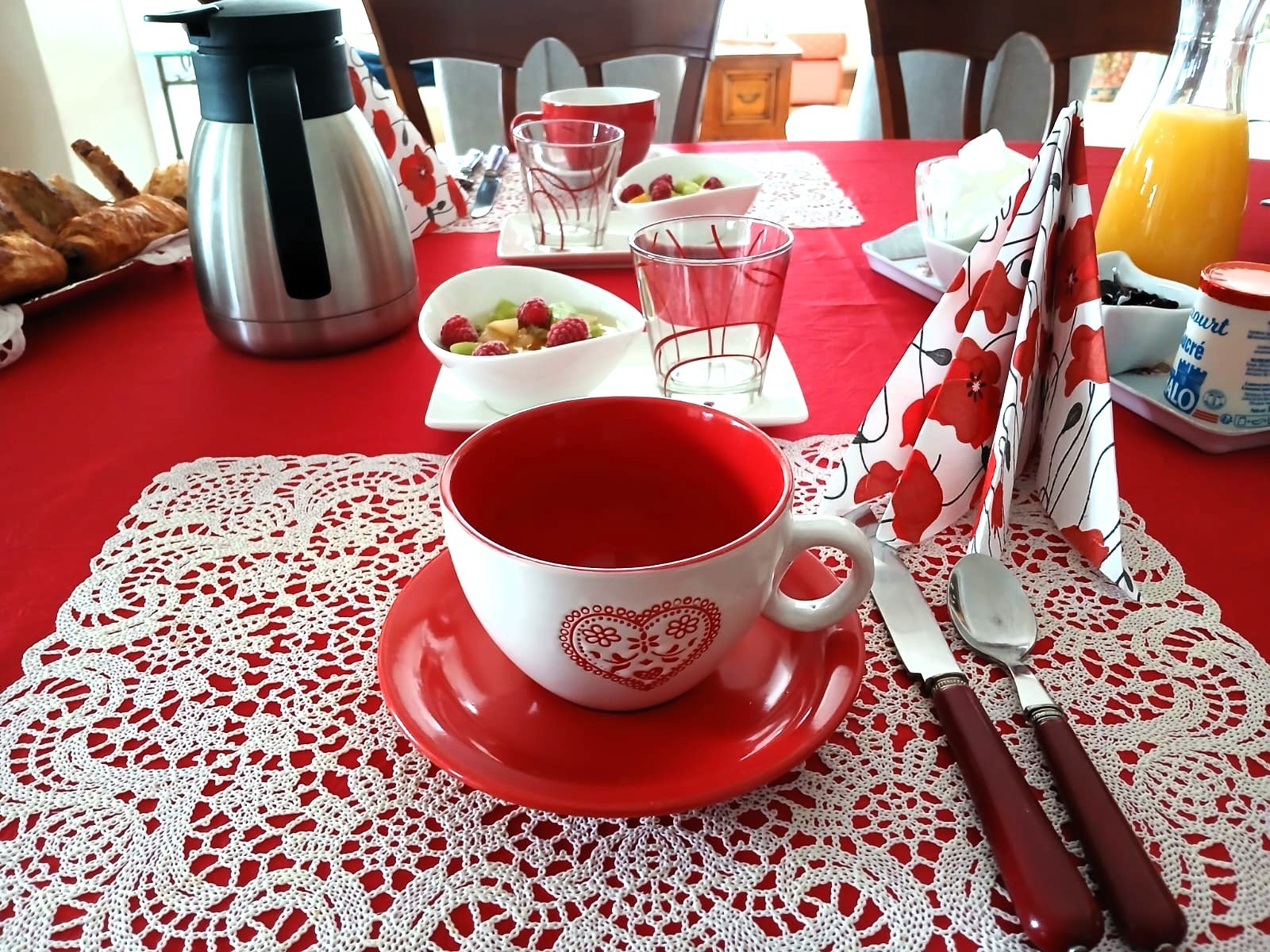 Gourmet breakfast with a range of breads and pastries, fresh local produce, seasonal fruit and homemade jams. And if you're staying a few nights, Marie-Paule will be delighted to give you a taste of her Breton specialities.