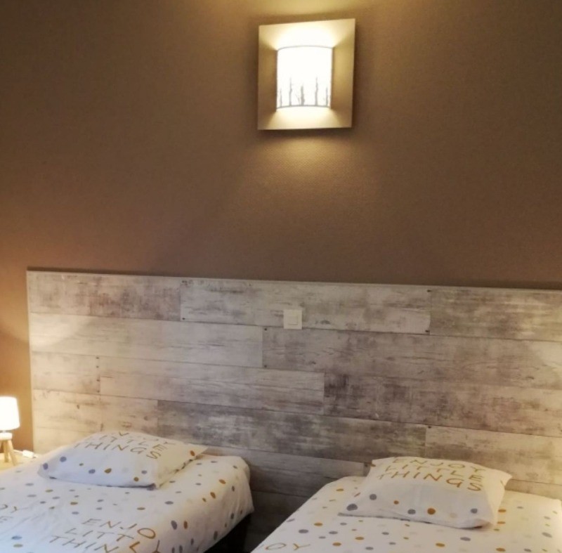 Le Gîte le Roqual chambre avec 2 lits 90 cm