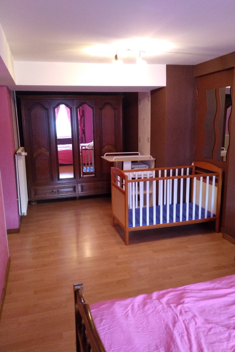 Chambre 1 RDC et son espace équipée "Bienvenu bébé" pour les familles - Chez Maïse